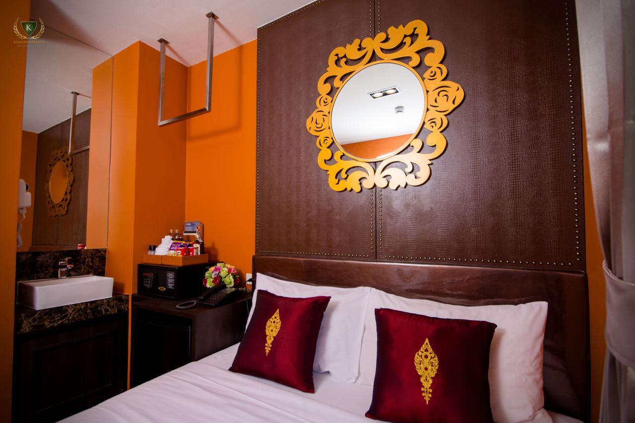 Violet Tower at Khaosan Palace Bangkok Bagian luar foto